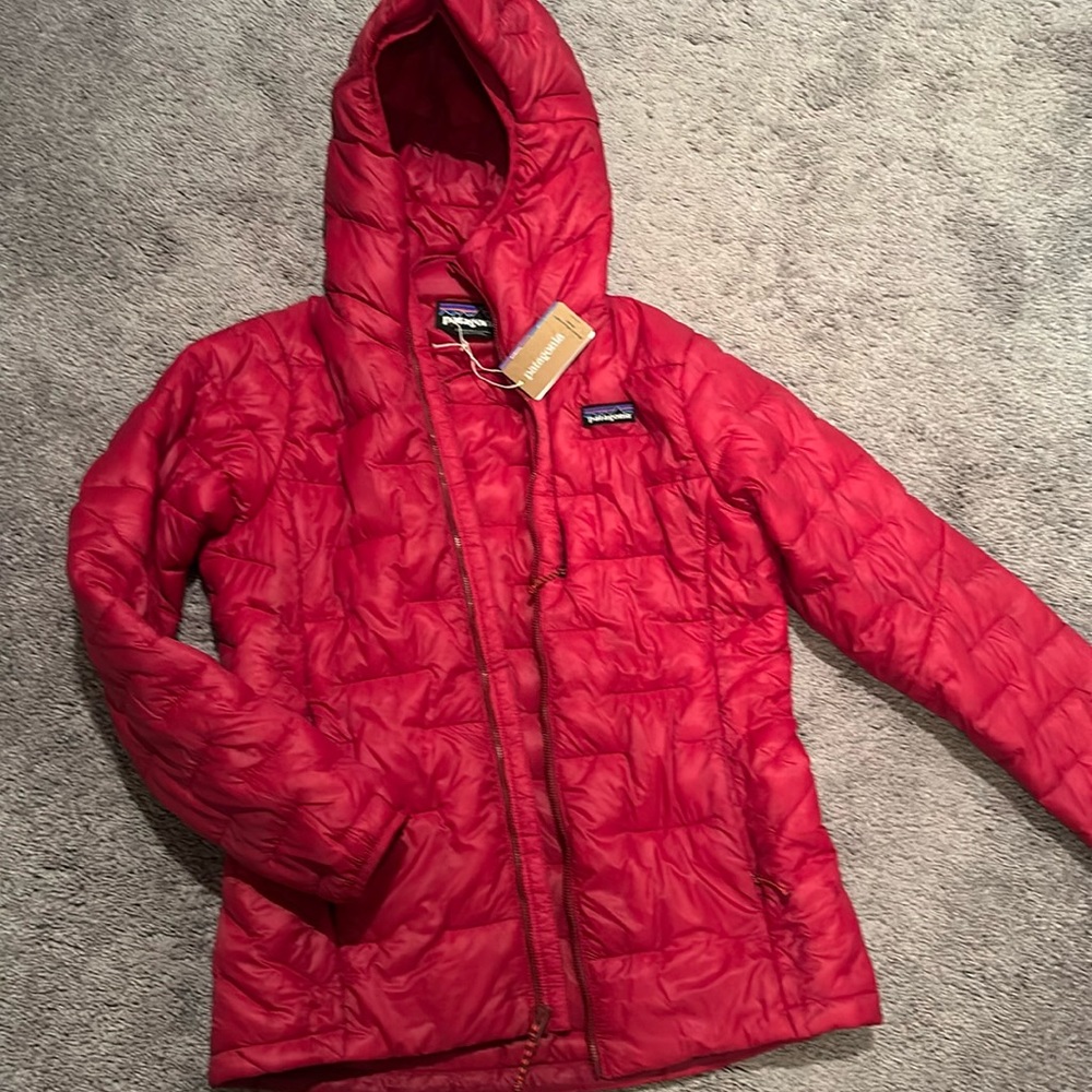 Patagonia macro puff hoody jacket ( roamer red)